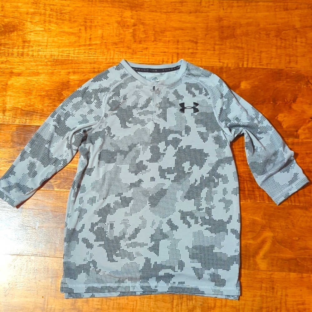 🖐🏽 Under Armour 3/4 sleeve tee, youth medium